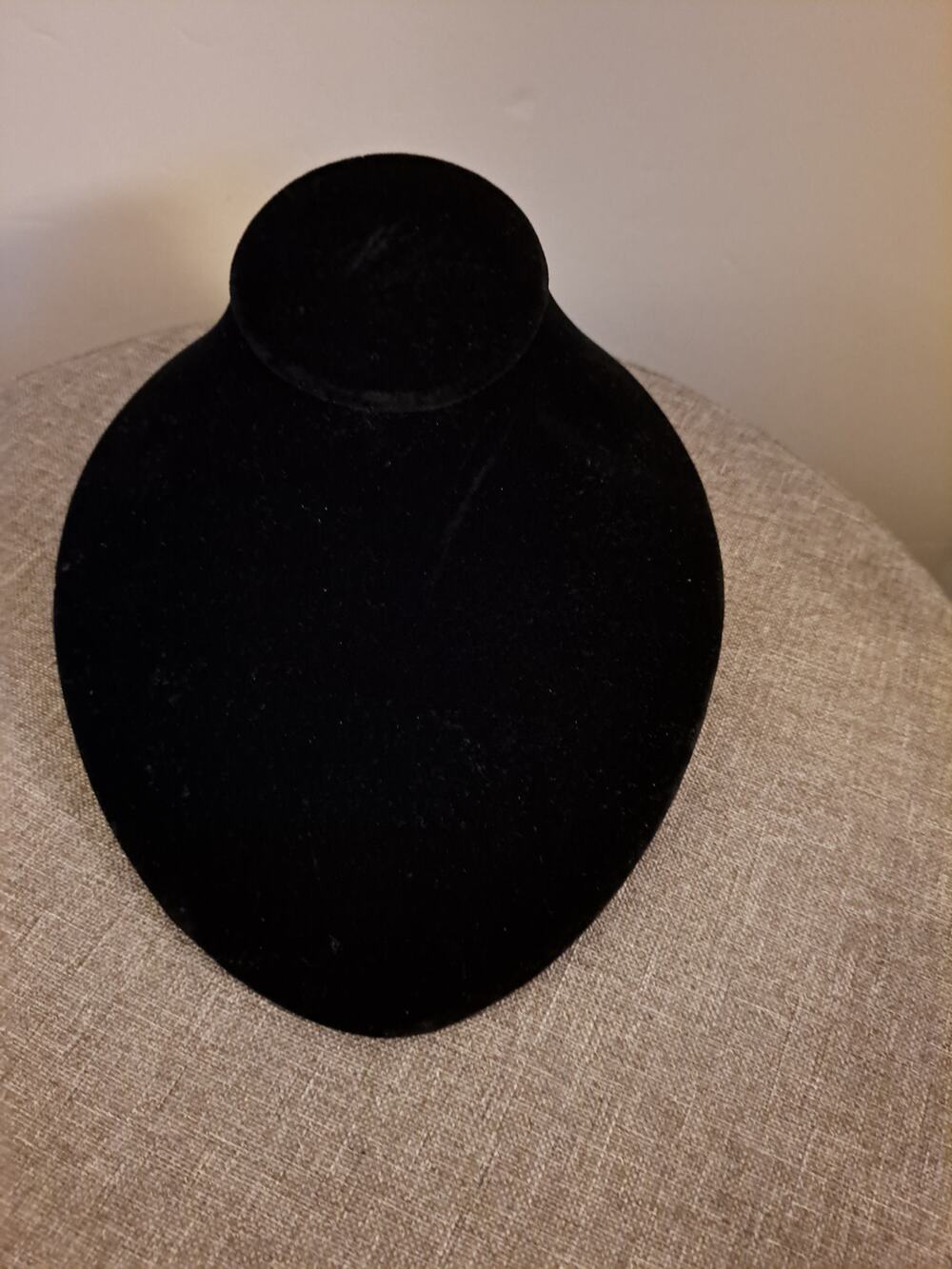 Necklace display Black Velvet